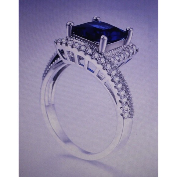 Cubic Zirconia Statement Ring Blue Stone Silver Band Sz 7 Coctail NWT - Picture 3 of 3